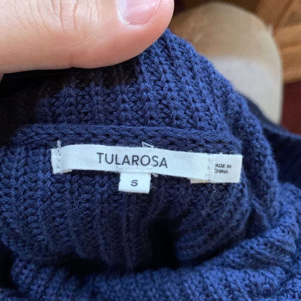 Tularosa Oversized Turtleneck Tunic Sweater SMALL FINAL PRICE - Picture 5 of 7